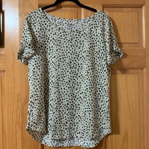New York And Company Leopard Print Shirt Size L